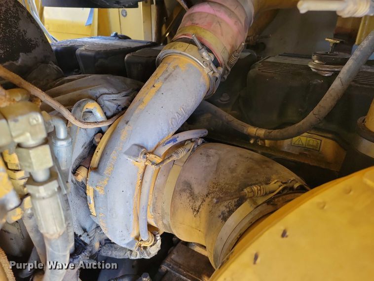 image for item EA2821 2006 Caterpillar 627G conventional scraper 