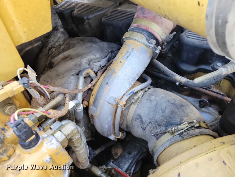 image for item EA2821 2006 Caterpillar 627G conventional scraper 