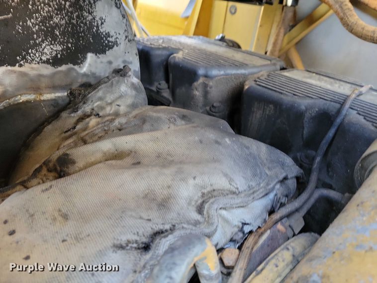 image for item EA2821 2006 Caterpillar 627G conventional scraper 