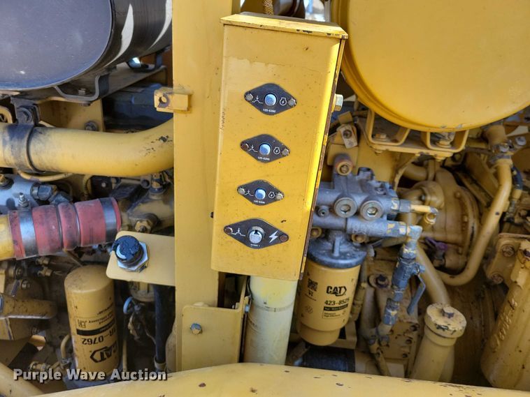 image for item EA2821 2006 Caterpillar 627G conventional scraper 