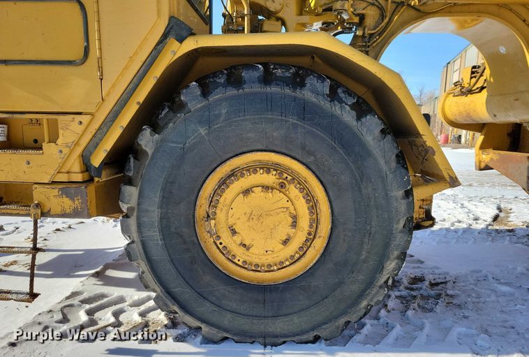 image for item EA2821 2006 Caterpillar 627G conventional scraper 