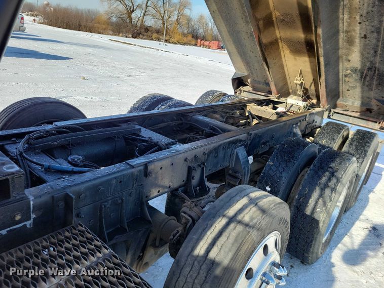 image for item EA2822 1995 Peterbilt 357 dump truck