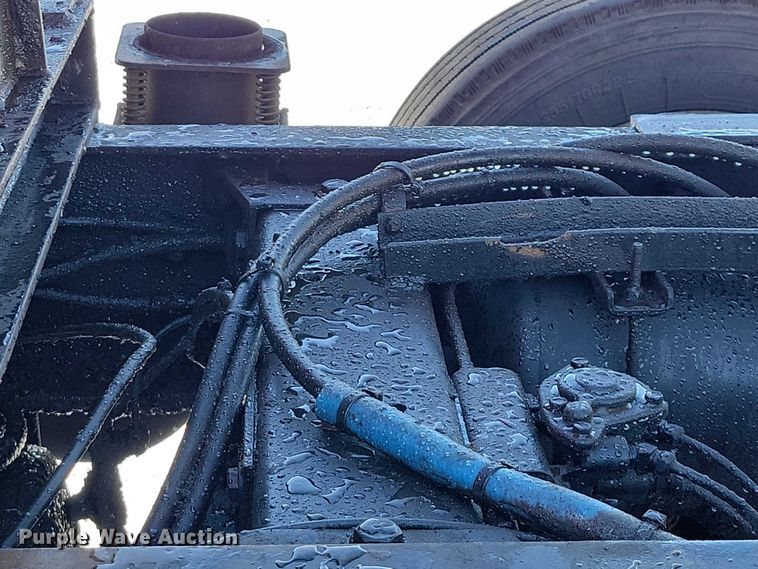 image for item EA2822 1995 Peterbilt 357 dump truck