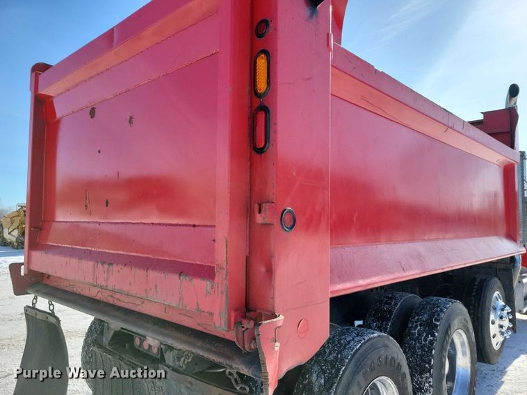 image for item EA2822 1995 Peterbilt 357 dump truck