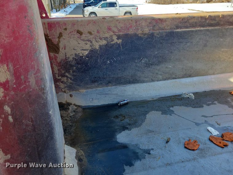 image for item EA2822 1995 Peterbilt 357 dump truck