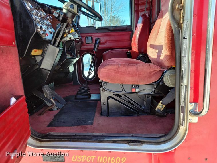 image for item EA2822 1995 Peterbilt 357 dump truck