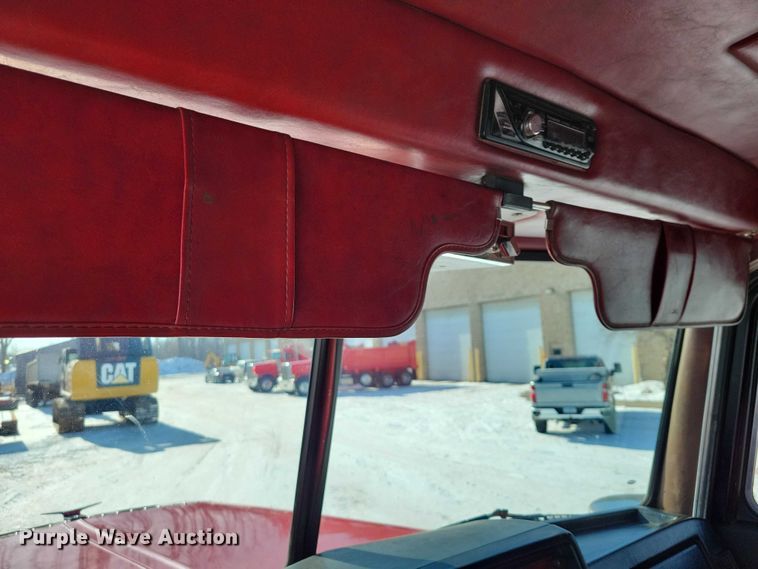 image for item EA2822 1995 Peterbilt 357 dump truck