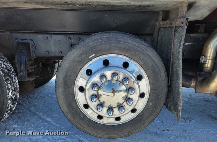 image for item EA2822 1995 Peterbilt 357 dump truck