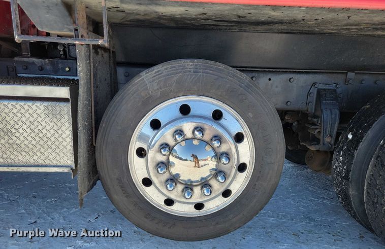 image for item EA2822 1995 Peterbilt 357 dump truck