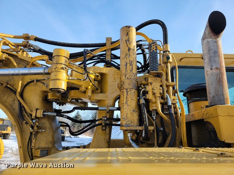 image for item EA2823 2006 Caterpillar 627G conventional scraper 