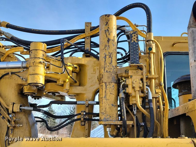 image for item EA2823 2006 Caterpillar 627G conventional scraper 