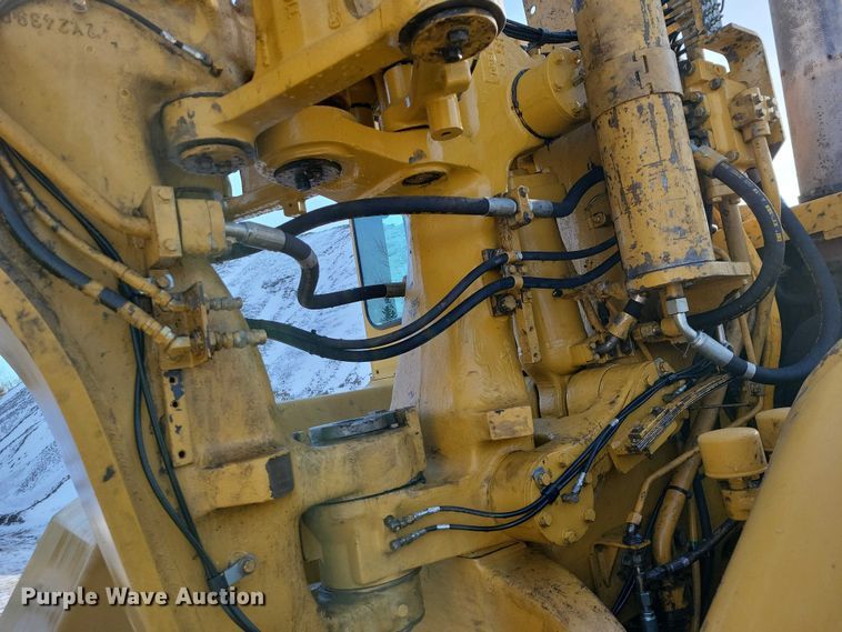 image for item EA2823 2006 Caterpillar 627G conventional scraper 