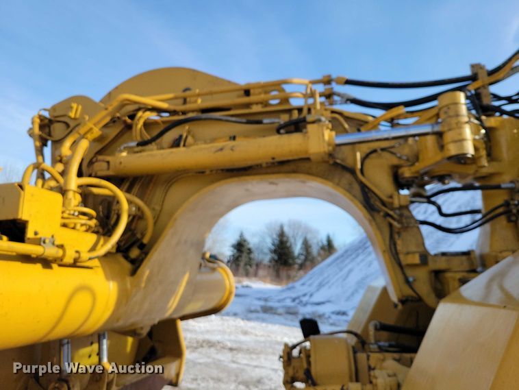 image for item EA2823 2006 Caterpillar 627G conventional scraper 