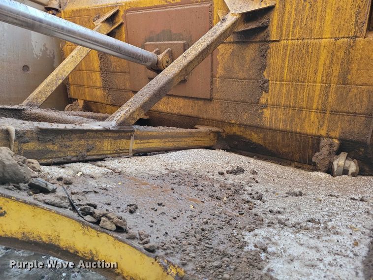 image for item EA2823 2006 Caterpillar 627G conventional scraper 