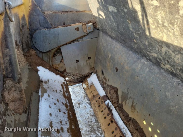 image for item EA2823 2006 Caterpillar 627G conventional scraper 