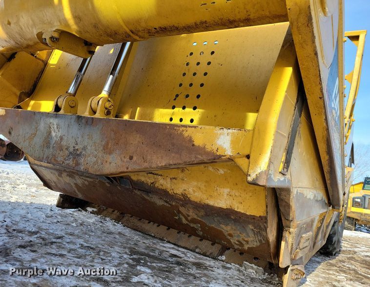 image for item EA2823 2006 Caterpillar 627G conventional scraper 