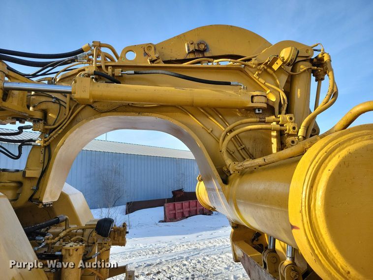 image for item EA2823 2006 Caterpillar 627G conventional scraper 