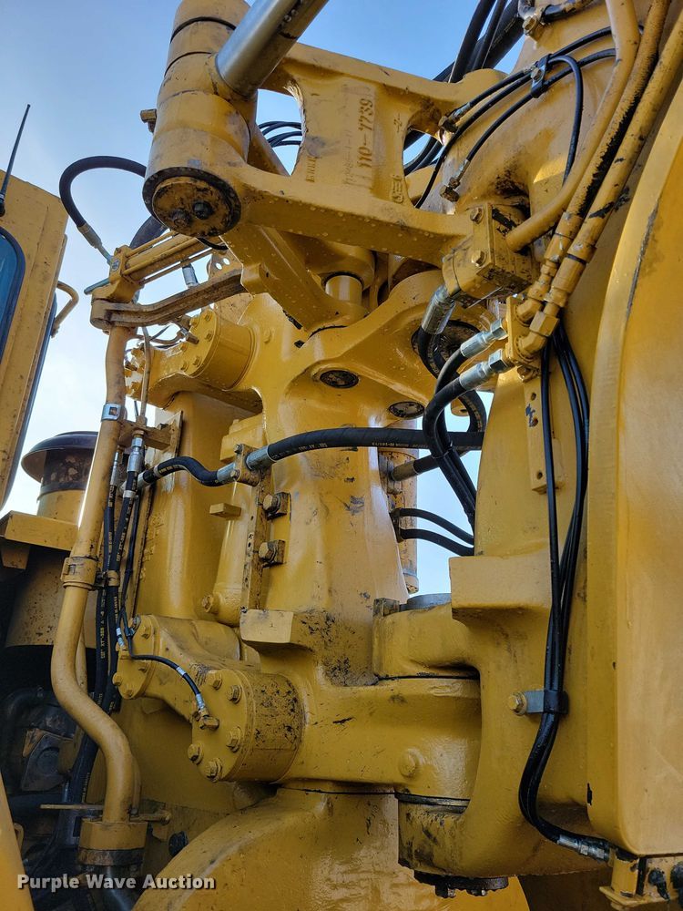 image for item EA2823 2006 Caterpillar 627G conventional scraper 