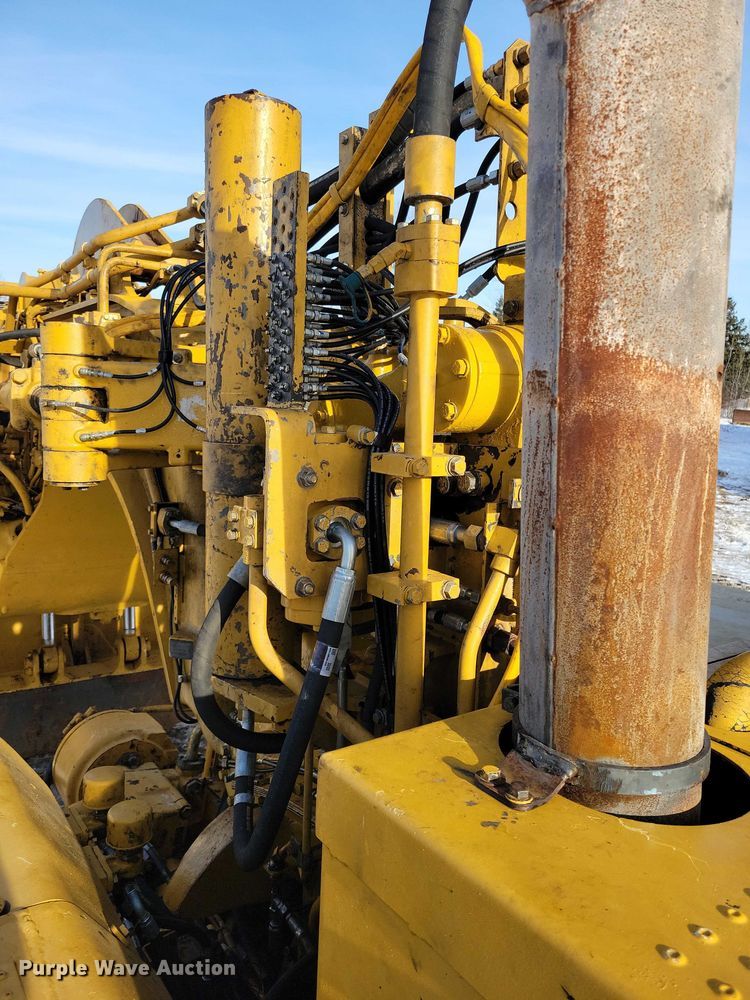 image for item EA2823 2006 Caterpillar 627G conventional scraper 