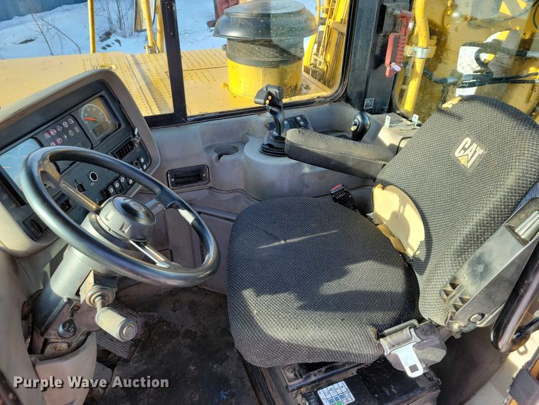 image for item EA2823 2006 Caterpillar 627G conventional scraper 