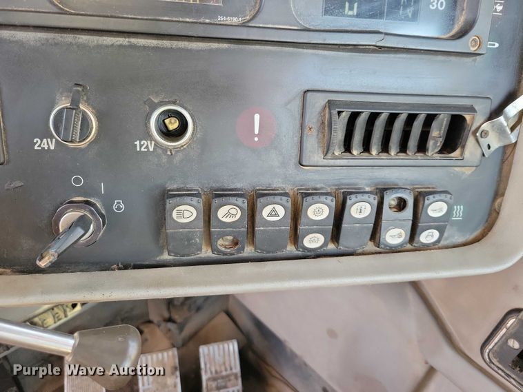 image for item EA2823 2006 Caterpillar 627G conventional scraper 