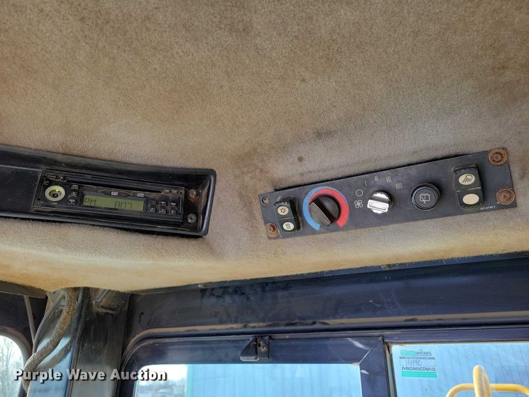 image for item EA2823 2006 Caterpillar 627G conventional scraper 