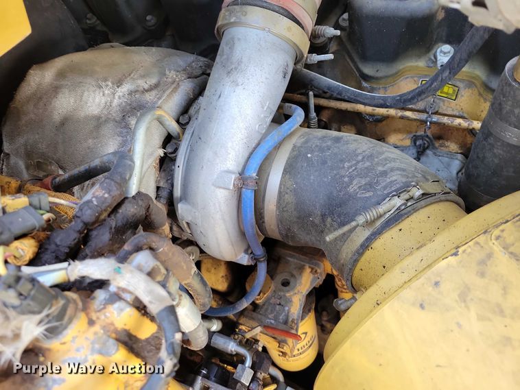 image for item EA2823 2006 Caterpillar 627G conventional scraper 