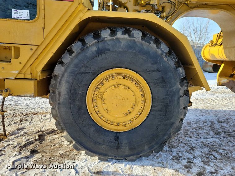 image for item EA2823 2006 Caterpillar 627G conventional scraper 