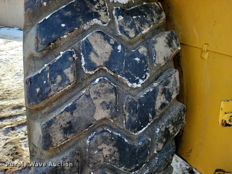 image for item EA2823 2006 Caterpillar 627G conventional scraper 