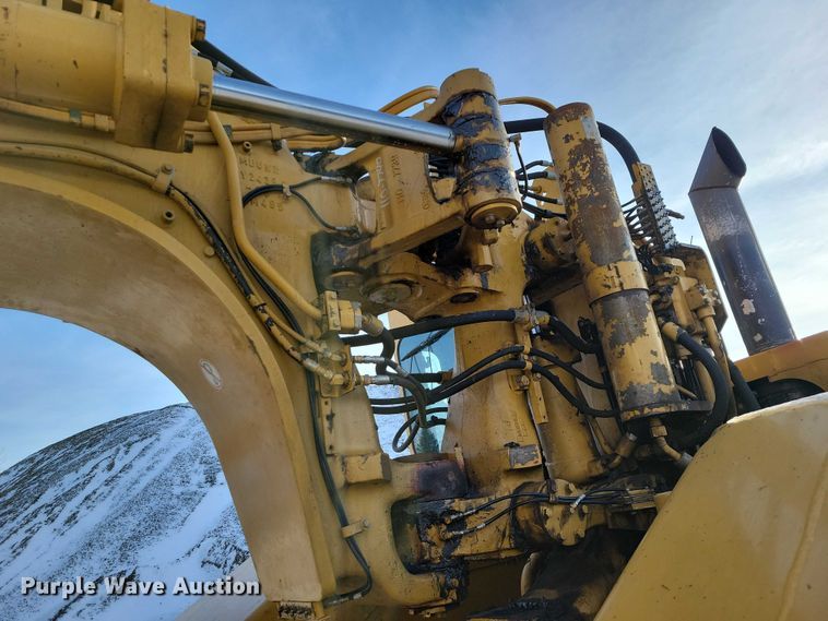 image for item EA2824 2005 Caterpillar 627G conventional scraper 