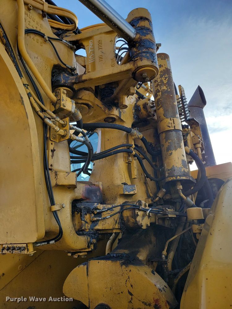 image for item EA2824 2005 Caterpillar 627G conventional scraper 