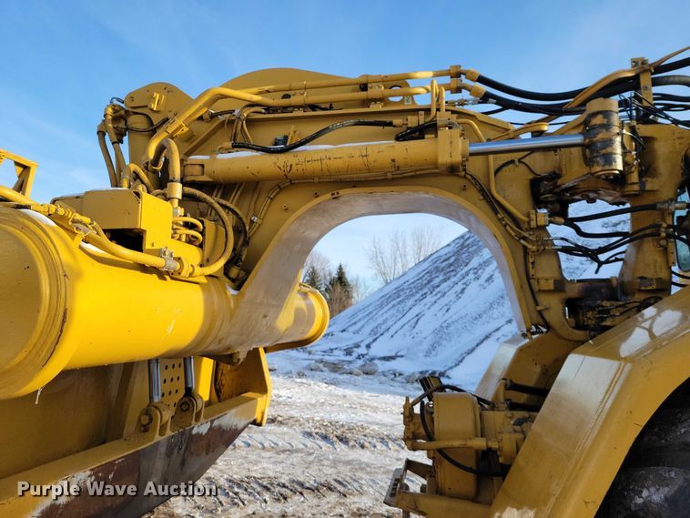 image for item EA2824 2005 Caterpillar 627G conventional scraper 