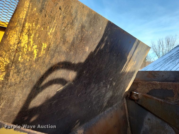 image for item EA2824 2005 Caterpillar 627G conventional scraper 