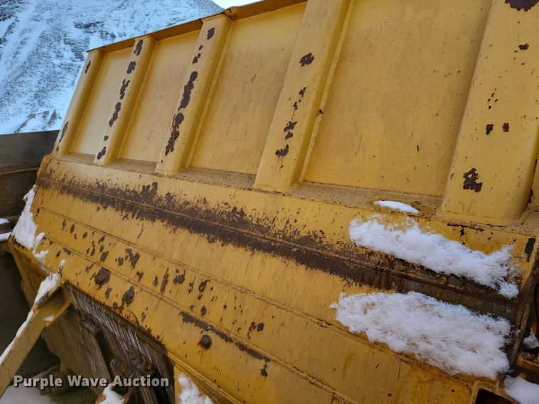 image for item EA2824 2005 Caterpillar 627G conventional scraper 