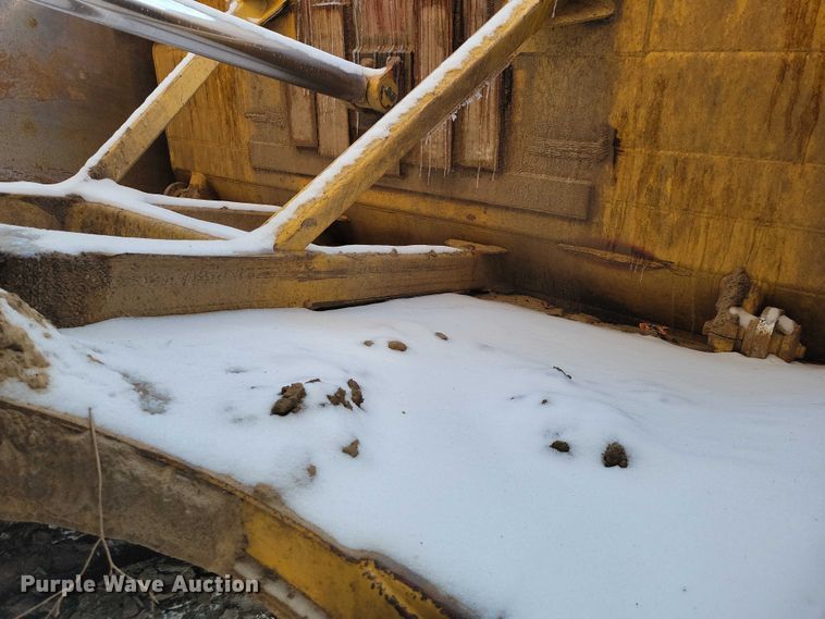 image for item EA2824 2005 Caterpillar 627G conventional scraper 