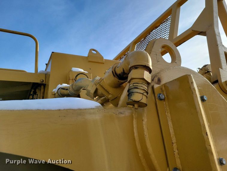 image for item EA2824 2005 Caterpillar 627G conventional scraper 