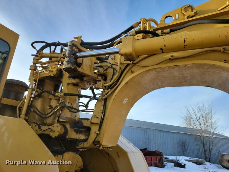 image for item EA2824 2005 Caterpillar 627G conventional scraper 