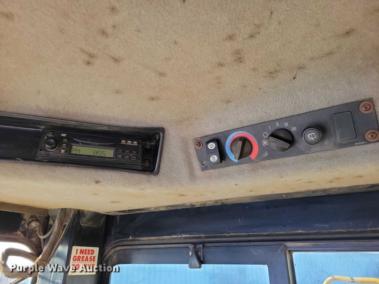 image for item EA2824 2005 Caterpillar 627G conventional scraper 