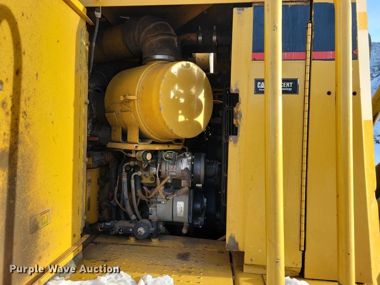 image for item EA2824 2005 Caterpillar 627G conventional scraper 