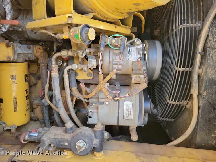 image for item EA2824 2005 Caterpillar 627G conventional scraper 