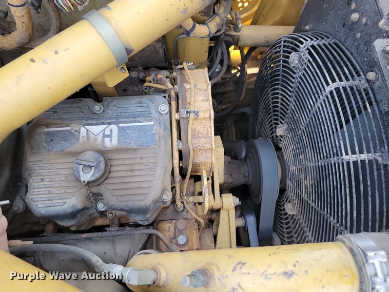 image for item EA2824 2005 Caterpillar 627G conventional scraper 