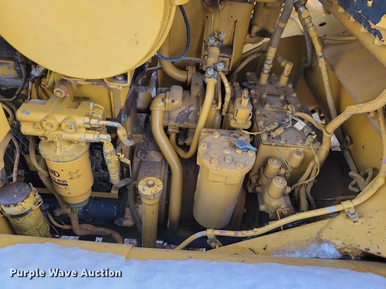 image for item EA2824 2005 Caterpillar 627G conventional scraper 