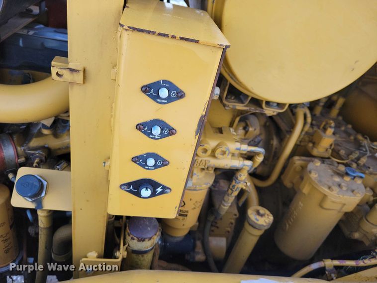 image for item EA2824 2005 Caterpillar 627G conventional scraper 