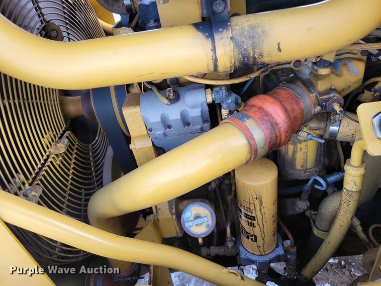 image for item EA2824 2005 Caterpillar 627G conventional scraper 