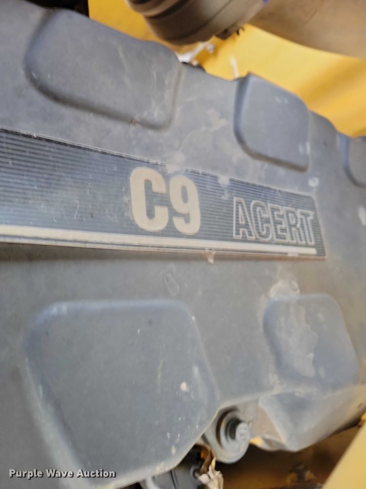 image for item EA2824 2005 Caterpillar 627G conventional scraper 