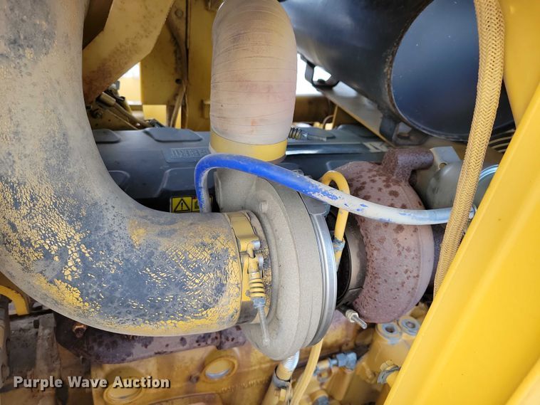 image for item EA2824 2005 Caterpillar 627G conventional scraper 