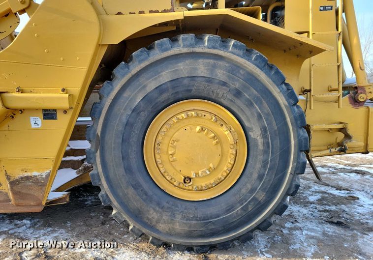 image for item EA2824 2005 Caterpillar 627G conventional scraper 