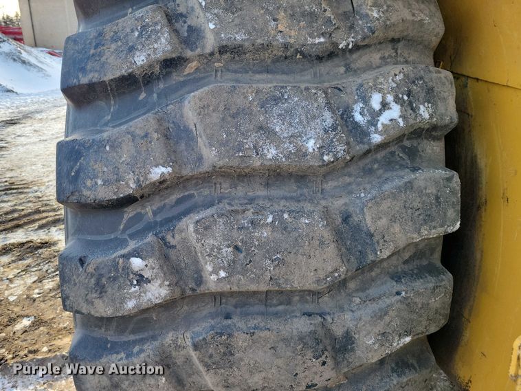 image for item EA2824 2005 Caterpillar 627G conventional scraper 