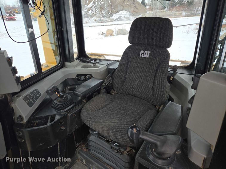 image for item EB1270 2018 Caterpillar D6T LGP dozer