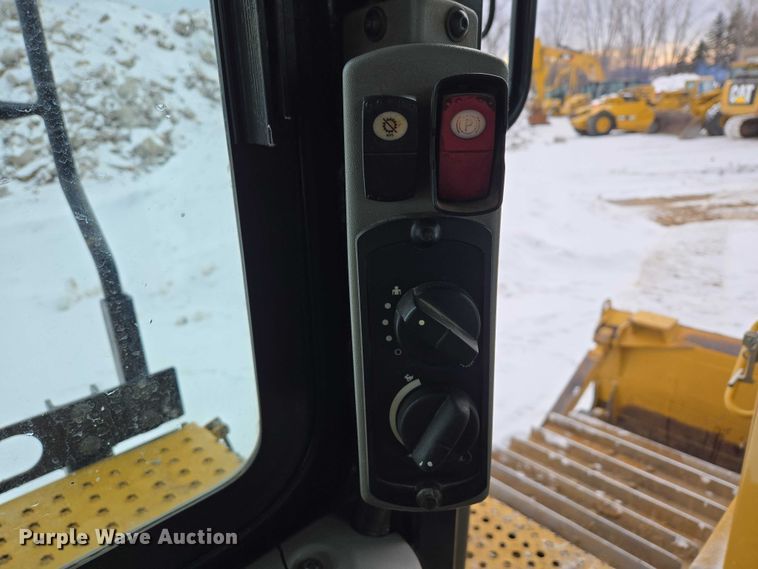 image for item EB1270 2018 Caterpillar D6T LGP dozer